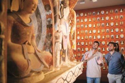 尽管他们在 尽管他们在